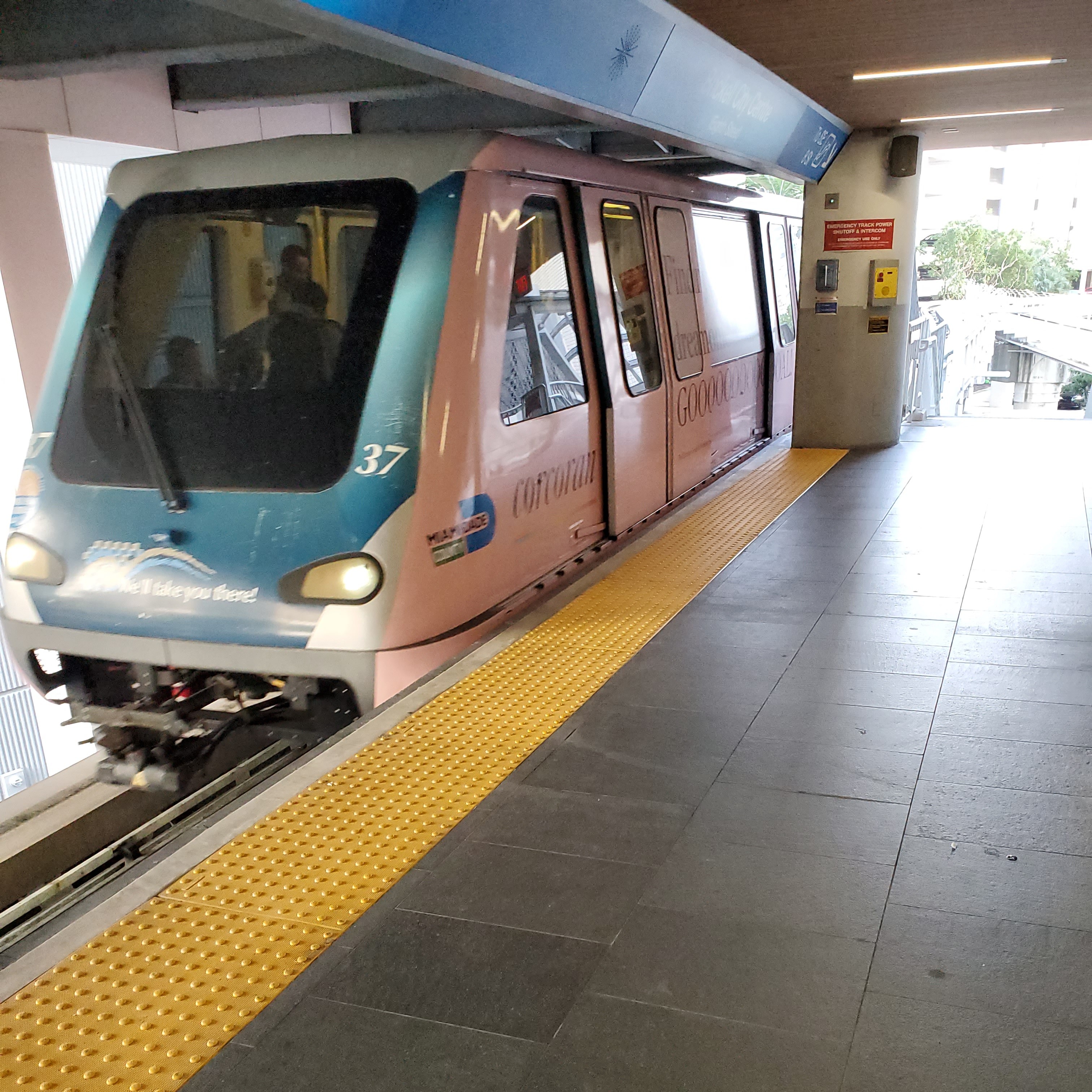 Photo of the Miami MetroMover