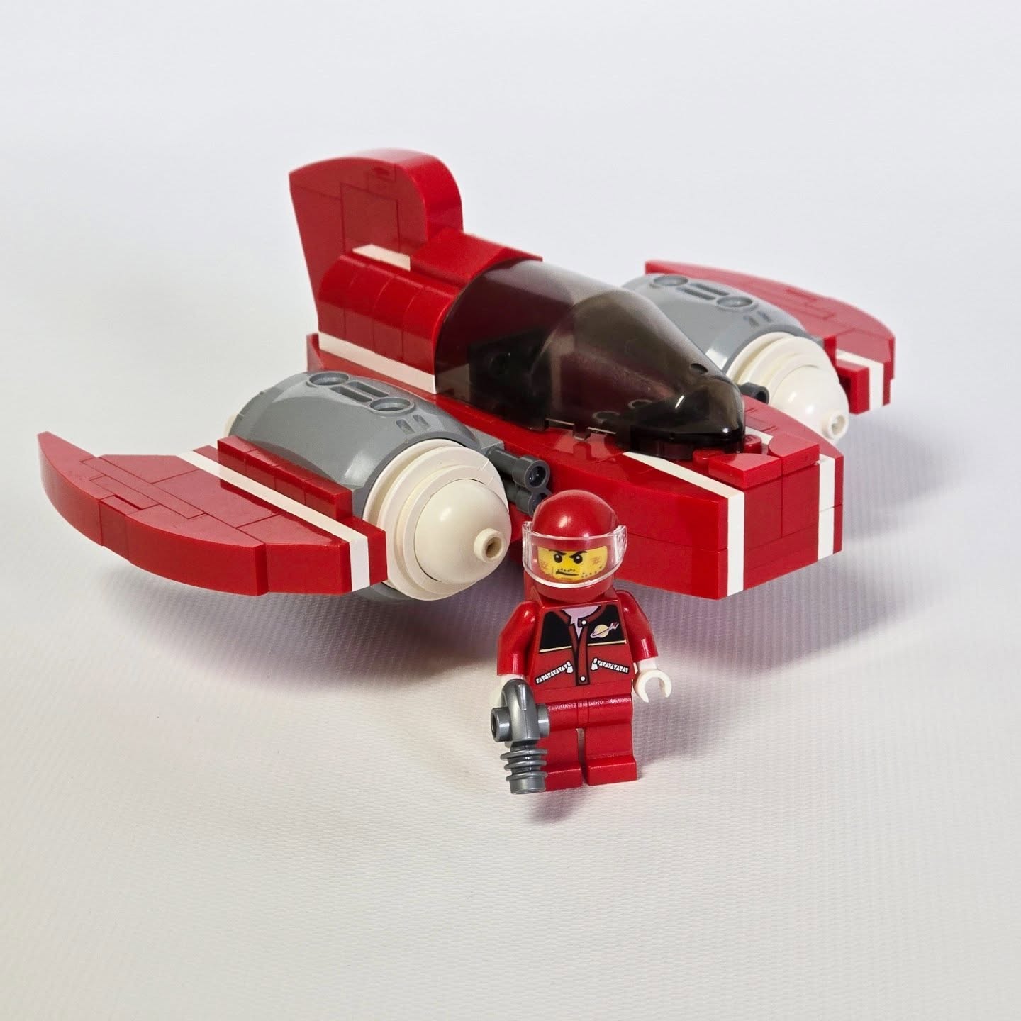 Lego '50s-inspired spaceship