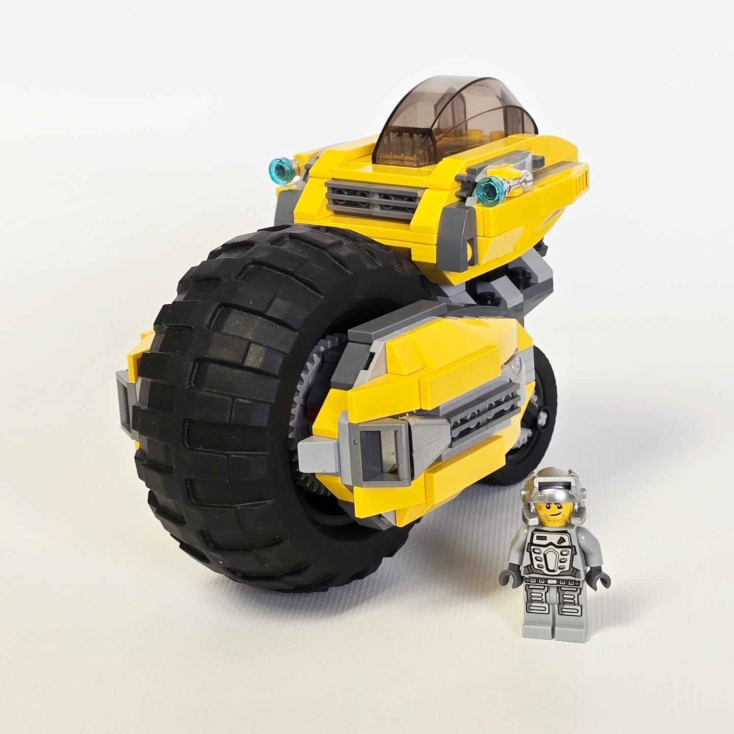 Lego construction-like motorcycle